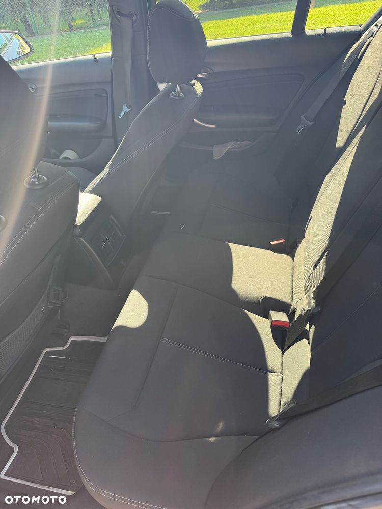 BMW Seria 1 116i - 8