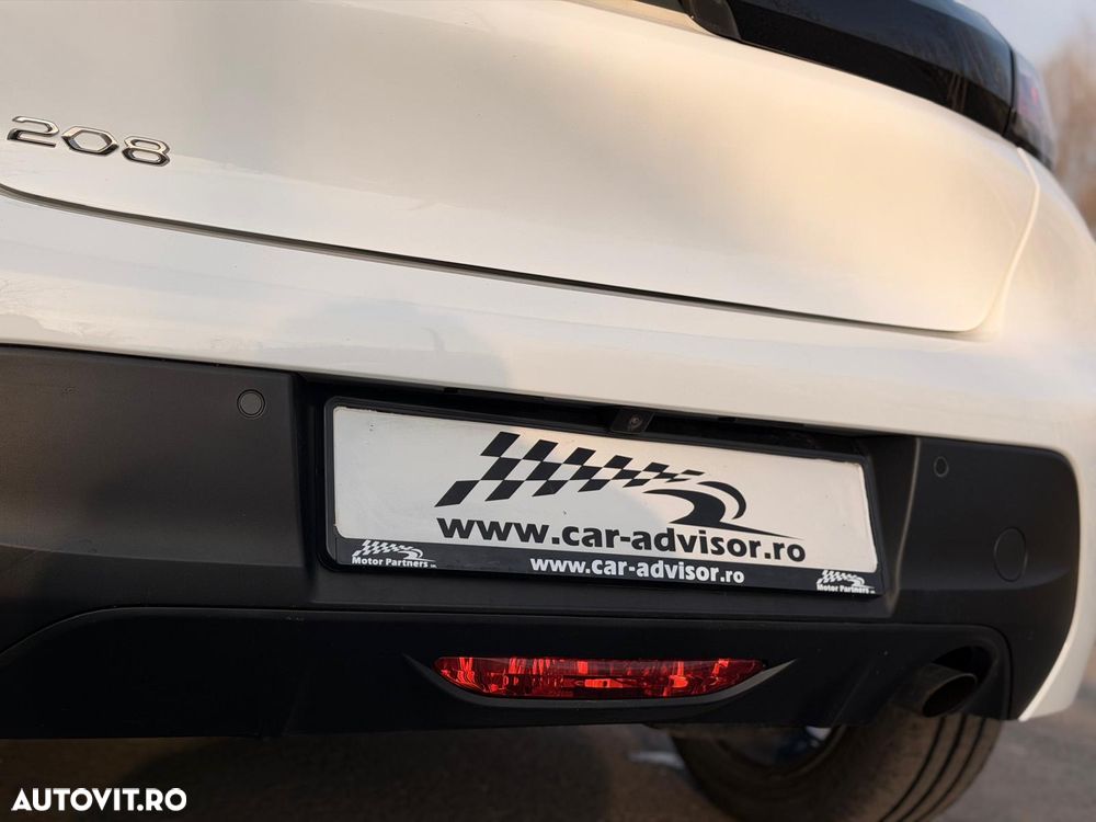 Peugeot 208 1.2 L PureTech STT EAT8 Allure - 12