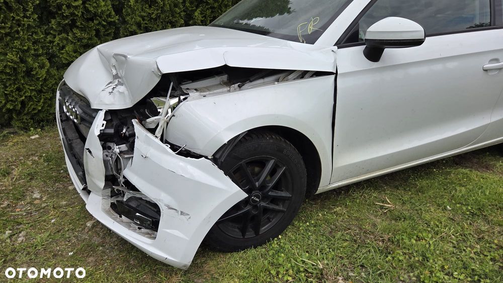 Audi A1 3-drzwiowe 1.0 TFSI ultra sport - 11