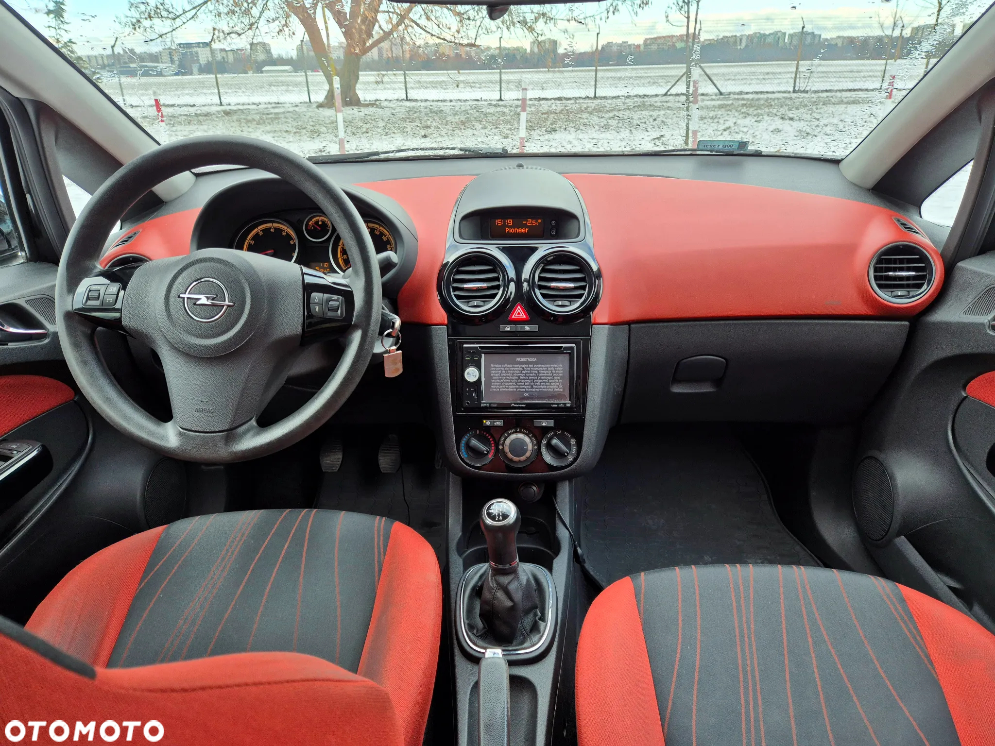 Opel Corsa 1.4 16V Enjoy - 11