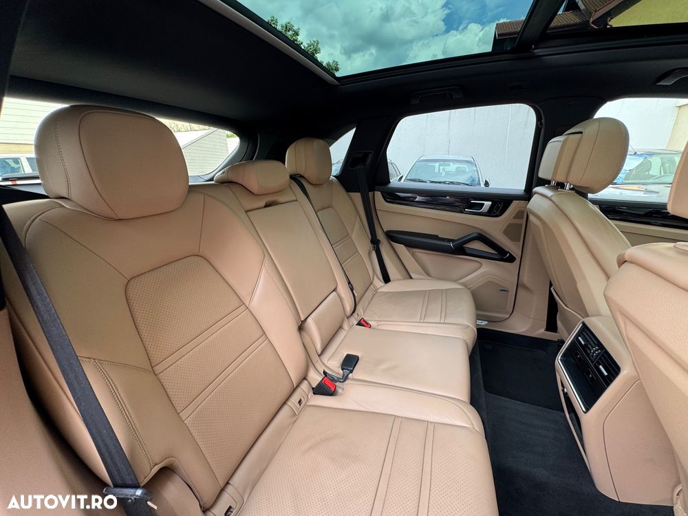 Porsche Cayenne S - 20