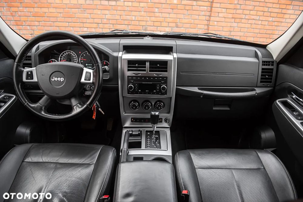 Jeep Cherokee 3.7L Limited - 26
