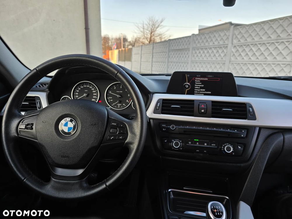 BMW Seria 3 318d Blue Performance - 27