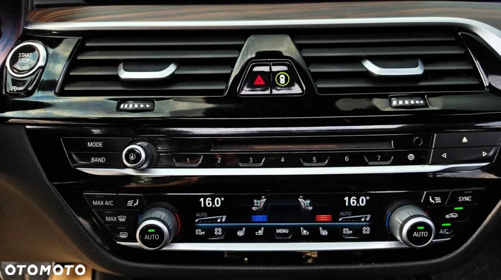 BMW Seria 5 530i GPF M Sport sport - 12