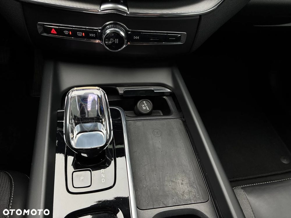 Volvo XC 60 B5 B AWD Core - 27