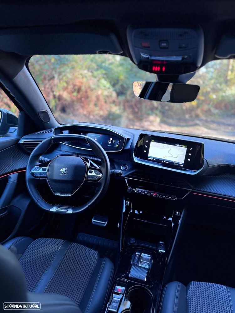Peugeot e-2008 50 kWh GT - 12