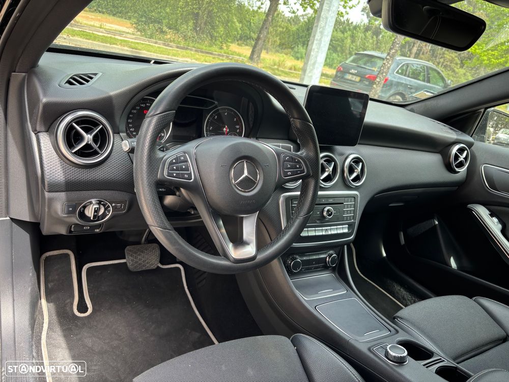 Mercedes-Benz A 180 d AMG Line Aut. - 4