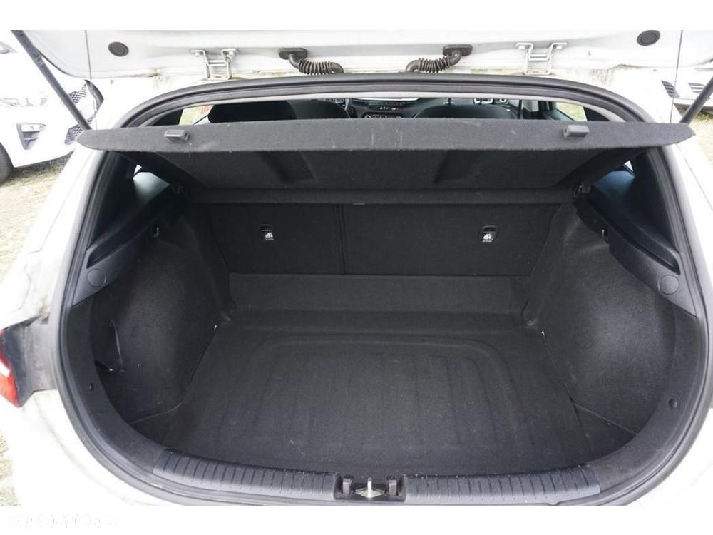 Kia Ceed - 26