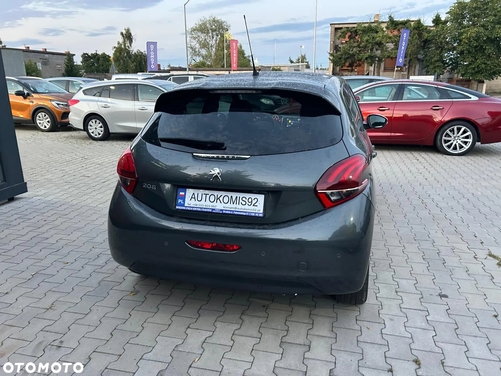 Peugeot 208 1.6 BlueHDi Allure S&S - 5