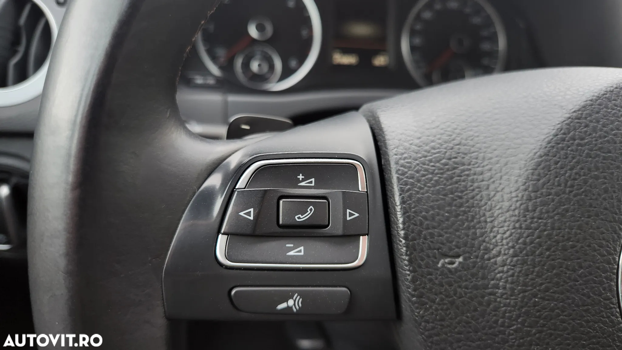 Volkswagen Tiguan 2.0 TDI DPF 4Motion BlueMotion Technology DSG Exclusive - 25