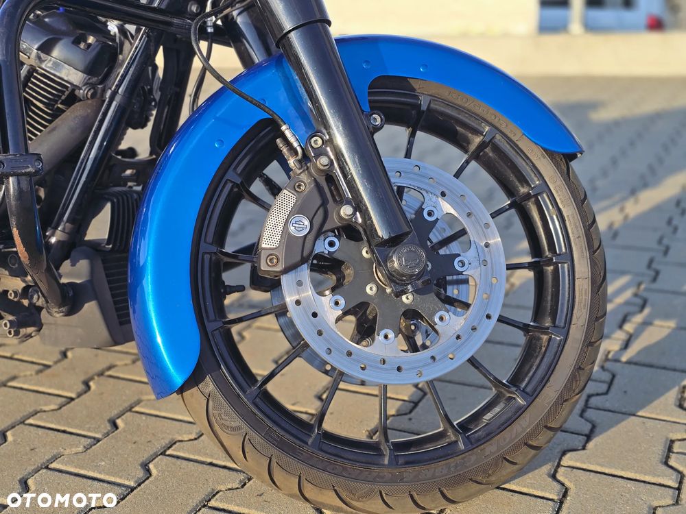 Harley-Davidson Touring Street Glide - 13