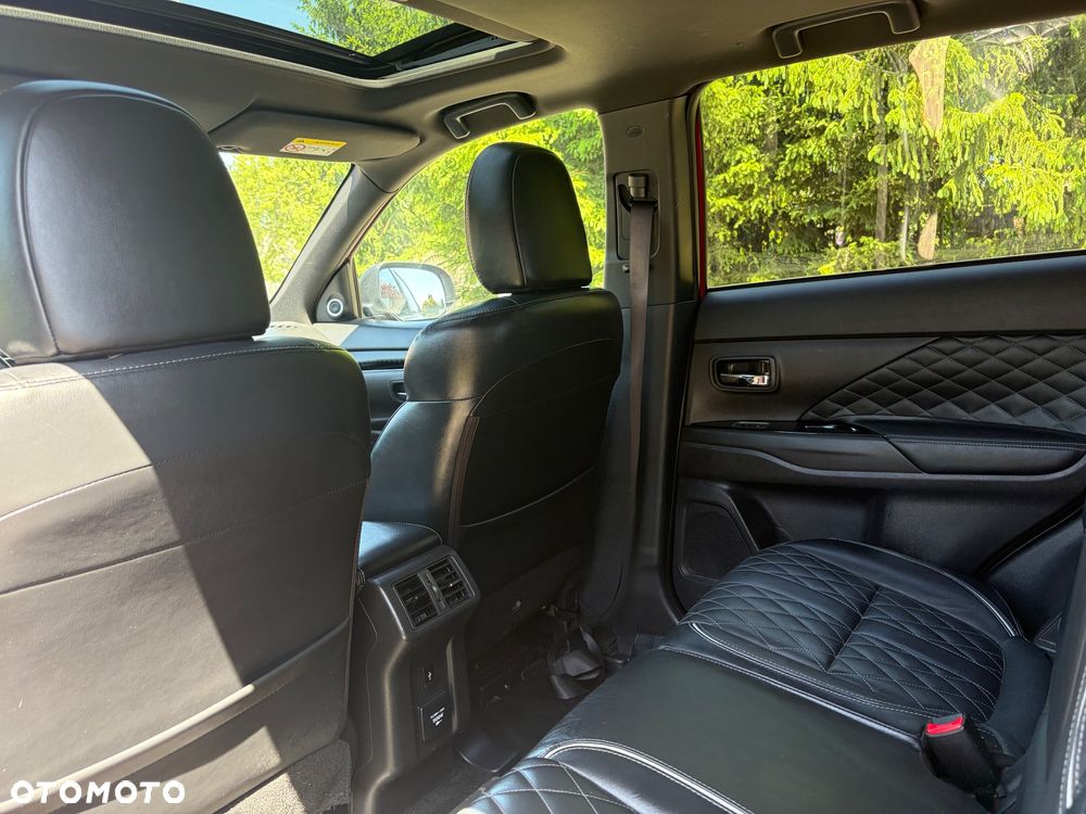 Mitsubishi Outlander - 25