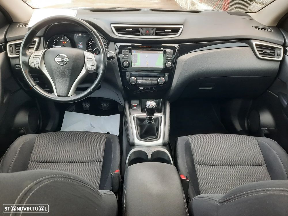Nissan Qashqai 1.5 dCi N-Connecta 18 - 22