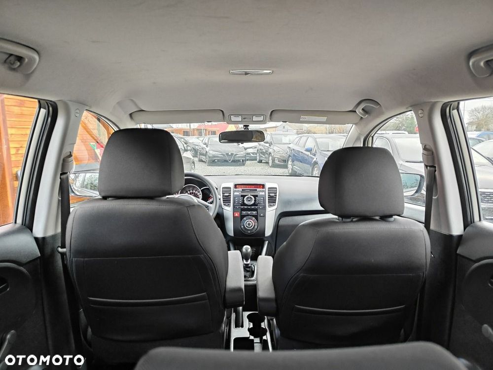 Kia Venga - 16