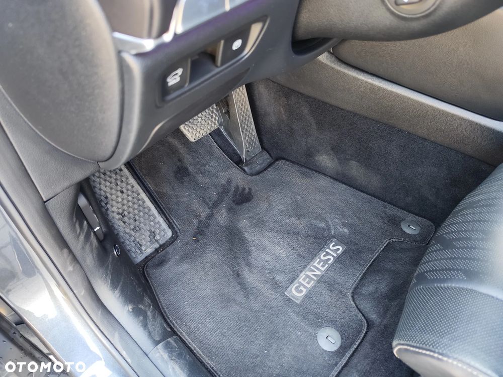 Hyundai Genesis - 18