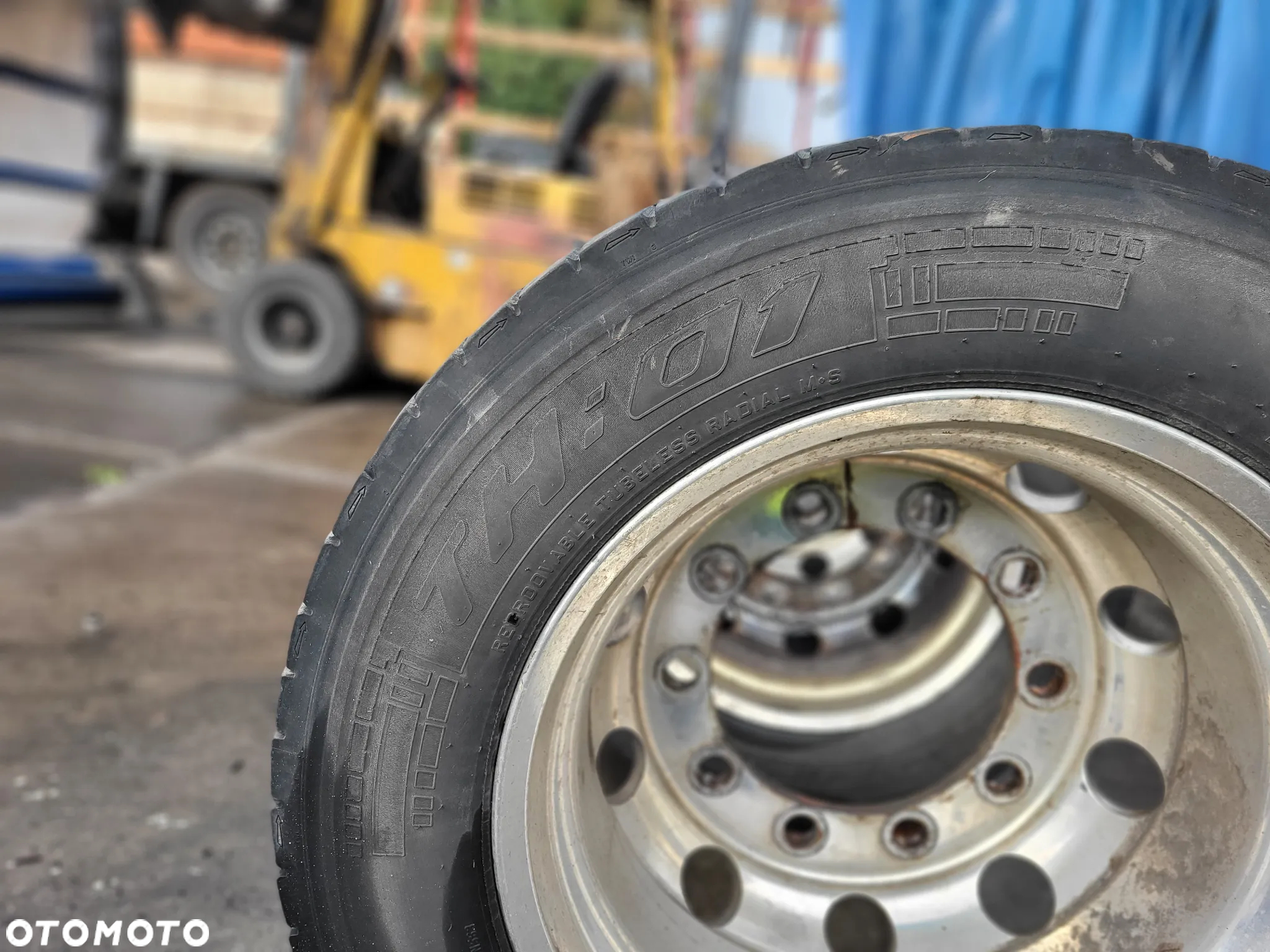 Felgi aluminiowe Alcoa 22,5 x 9.00 z opanami Pirelli 315/60/22,5 - 2