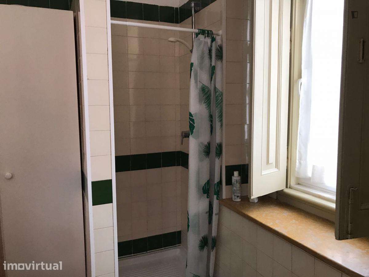 Quarto - localizado em Alameda Lisbon - Grande imagem: 3/12