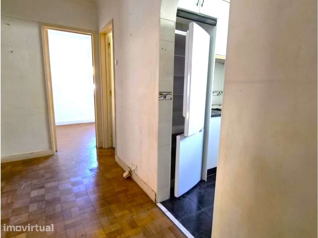 Apartamento T2, no rés do chão, no Centro de Alvide, em Cascais. - Grande imagem: 2/26