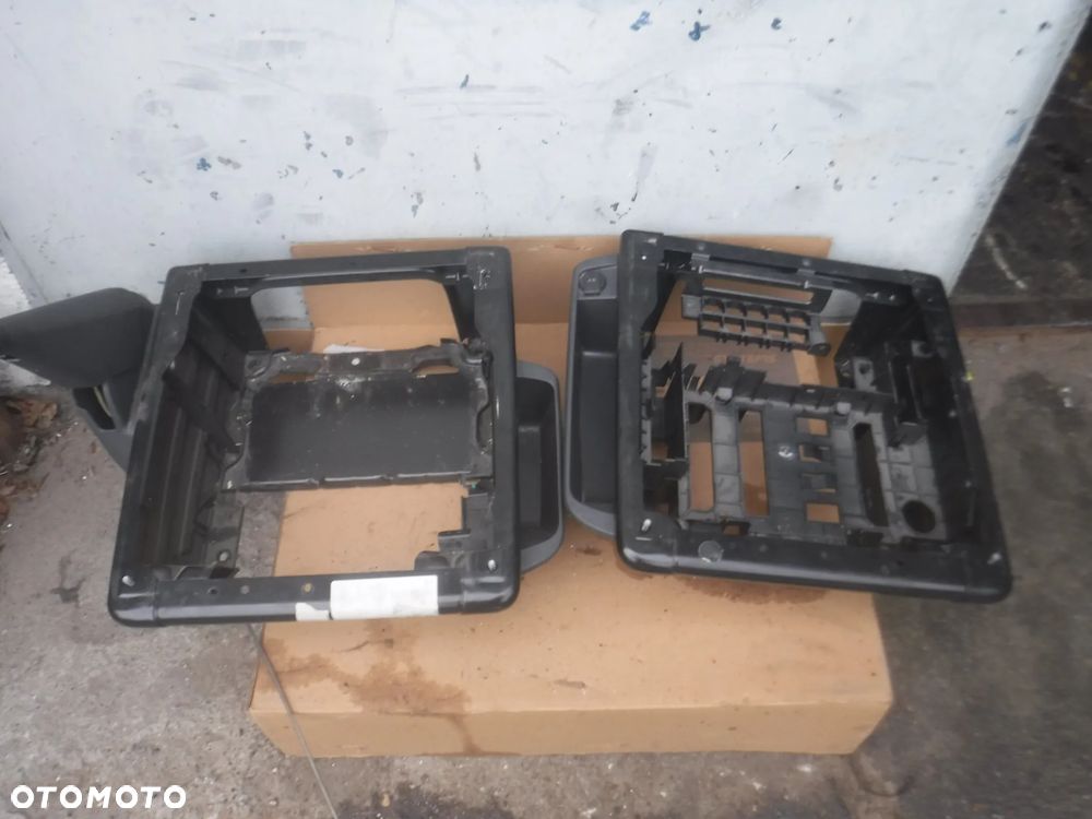Vw T5 Lift  multivan mocowanie fotela podstawa stelaz EUROPA lewe