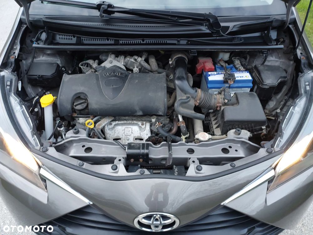 Toyota Yaris 1.5 Premium - 23