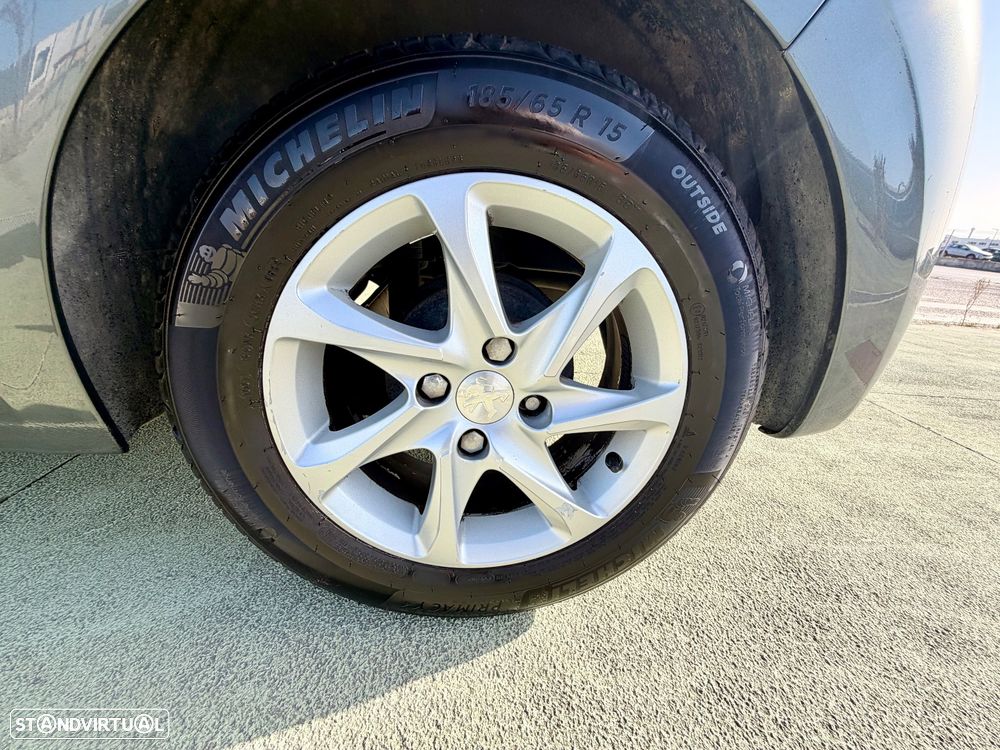 Peugeot 208 1.2 PureTech Style - 11