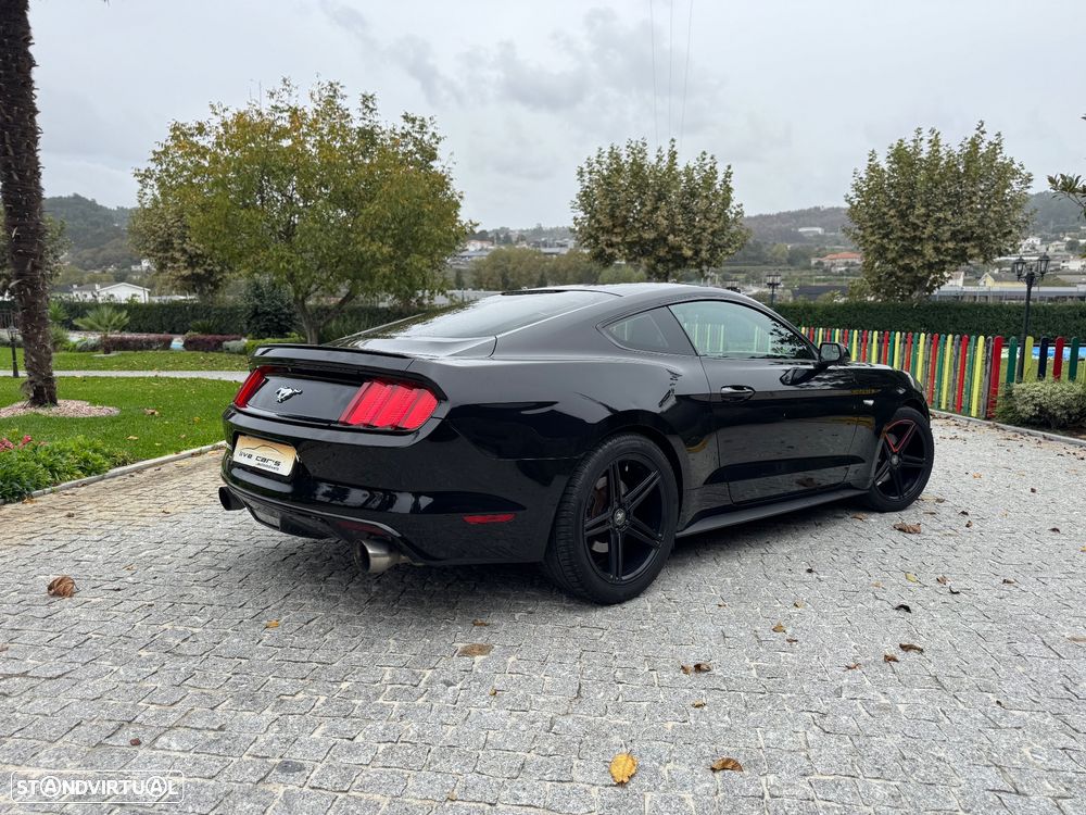 Ford Mustang 2.3 Eco Boost Aut. - 11