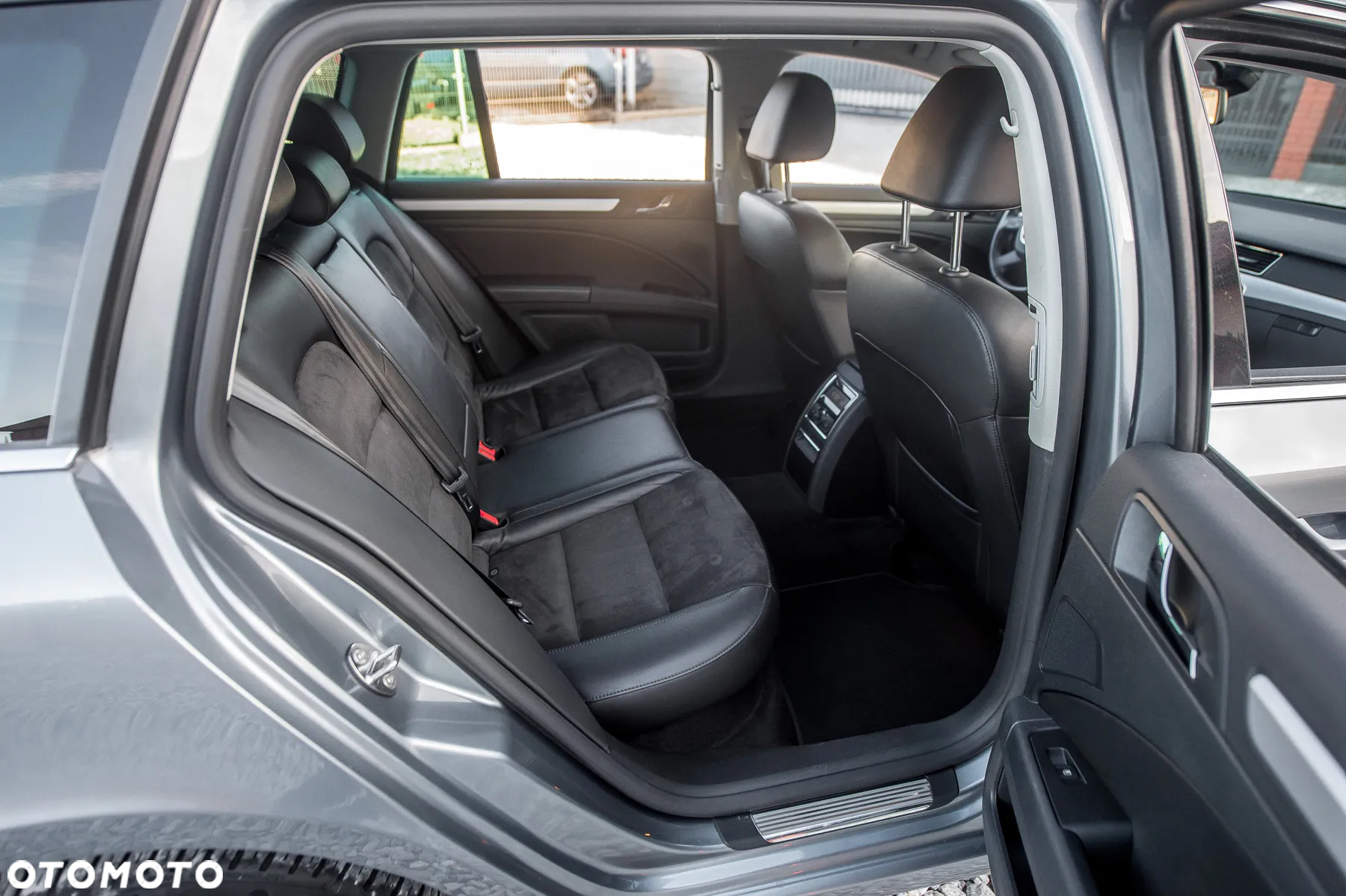 Skoda Superb Combi 2.0 TSI DSG Exclusive - 20