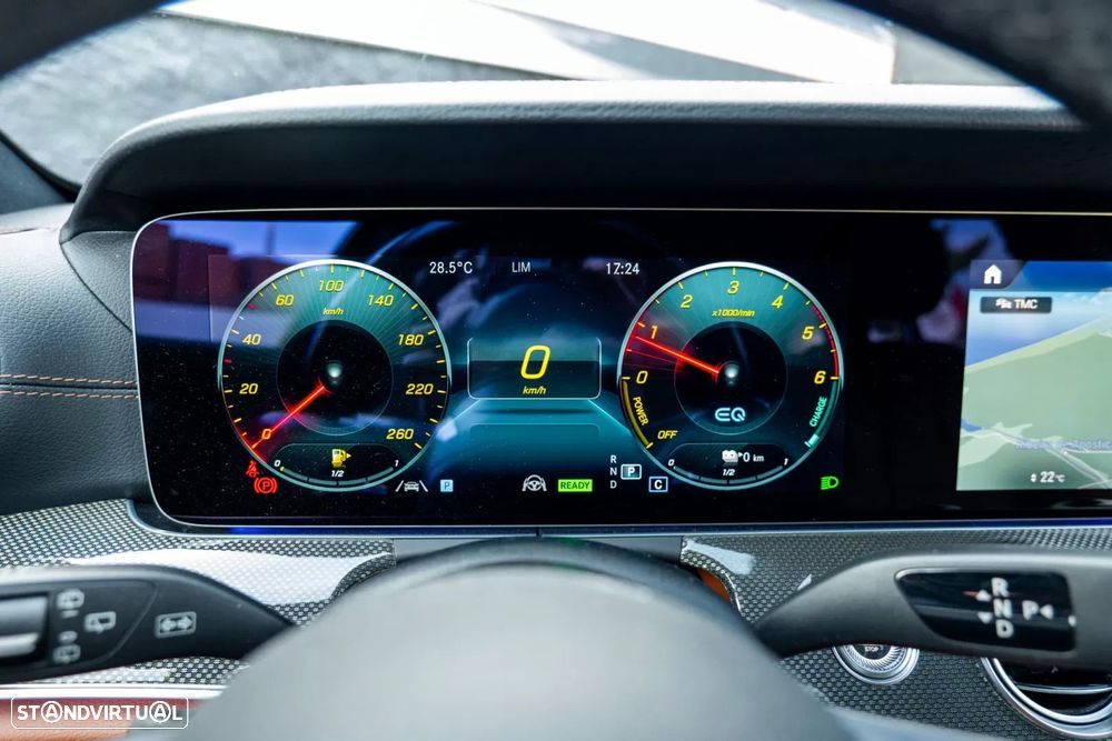 Mercedes-Benz E 300 de 4Matic T 9G-TRONIC AMG Line - 19