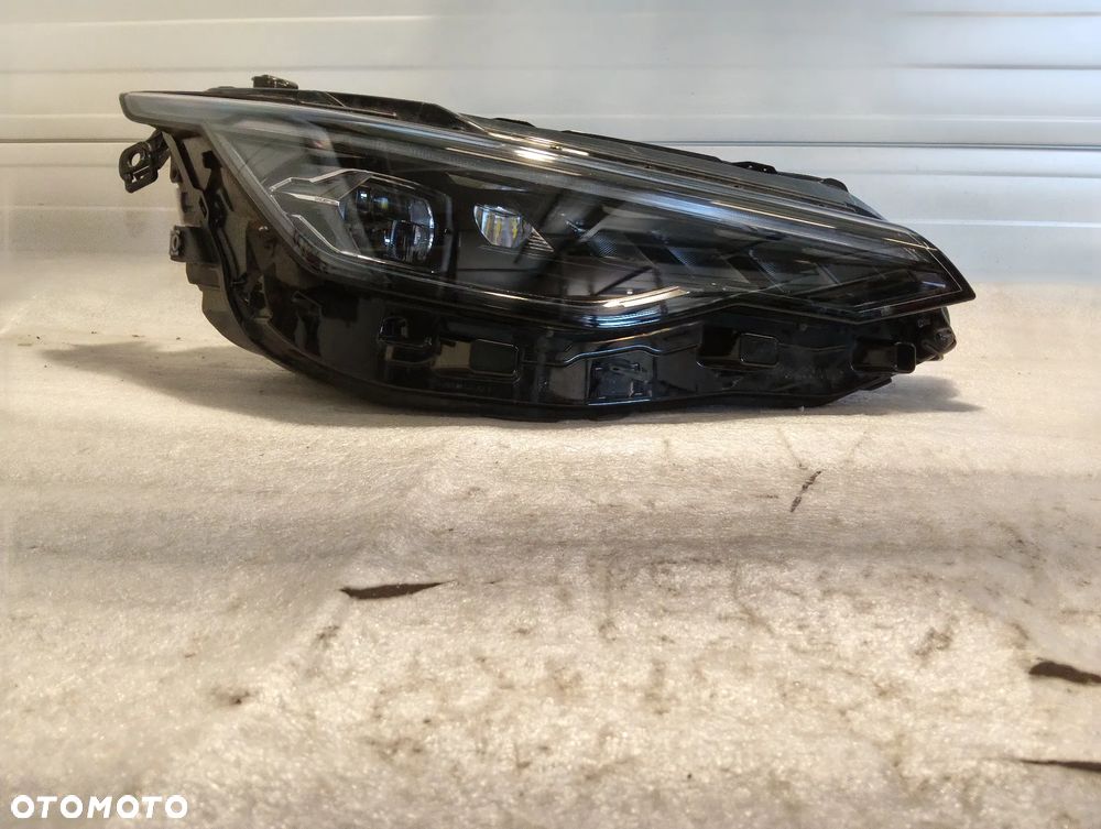 Volkswagen Golf VIII LIFT R LINE FULL LED PRZÓD STRONA PRAWA  5H1941060T - 1