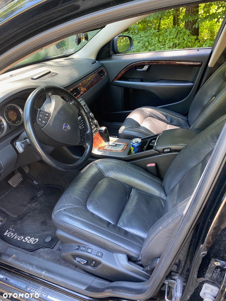 Volvo S80 4.4 V8 Momentum - 10