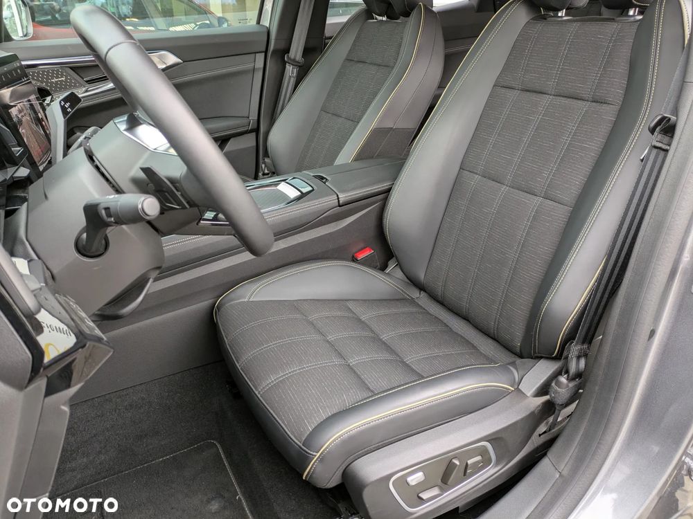 Renault Austral 1.3 TCe mHEV Iconic - 11