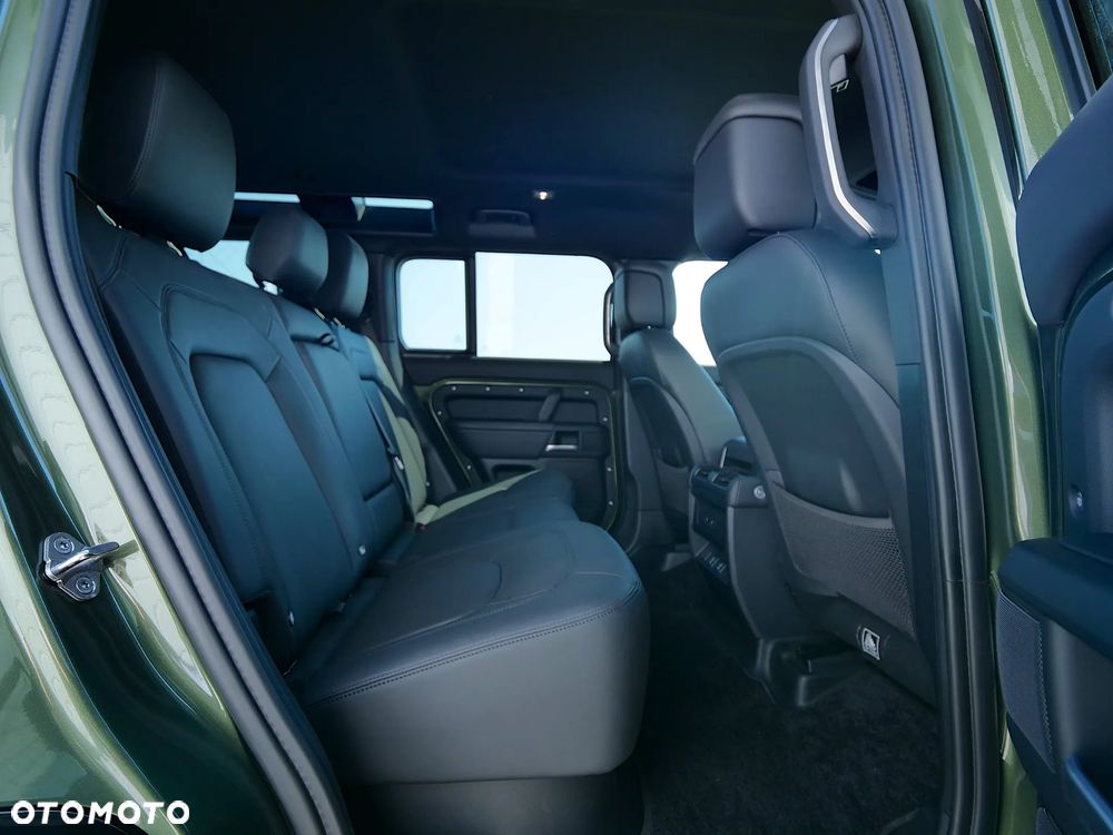 Land Rover Defender - 21