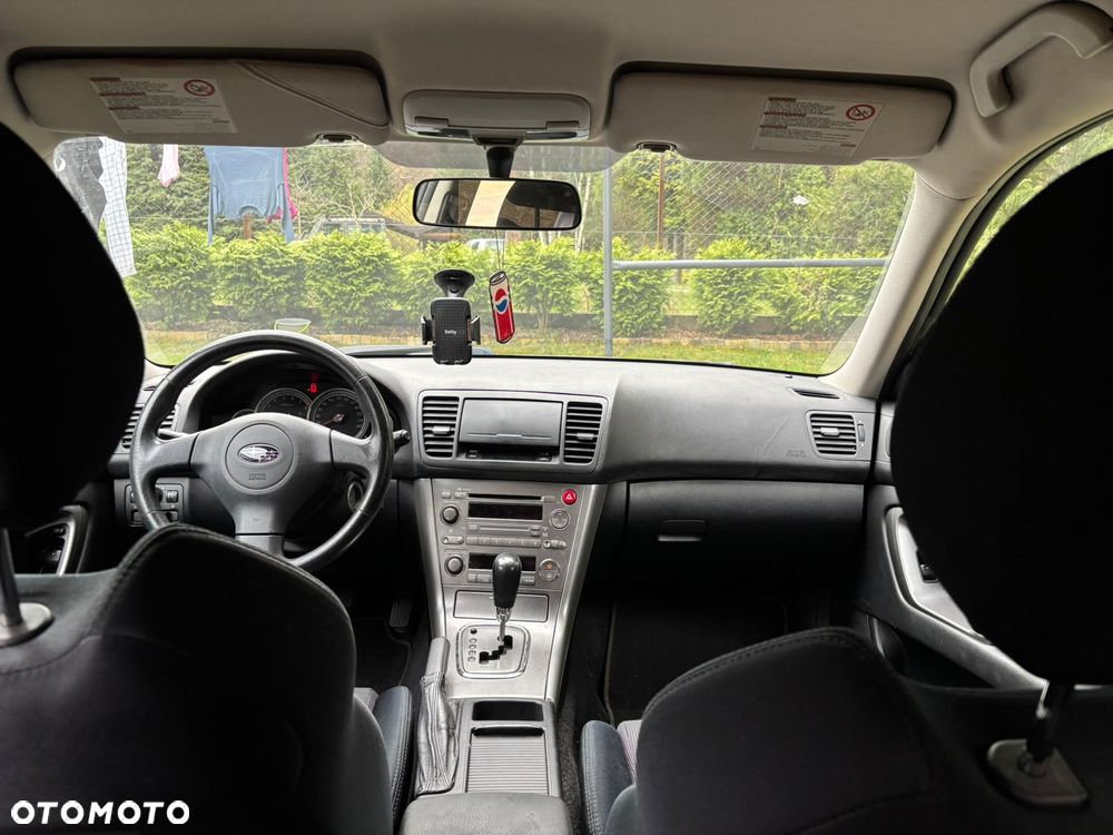 Subaru Legacy - 12