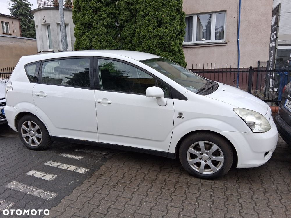 Toyota Corolla Verso - 3