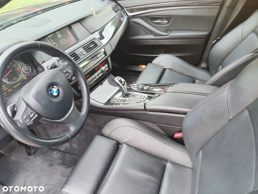 BMW Seria 5 523i Sport-Aut - 18