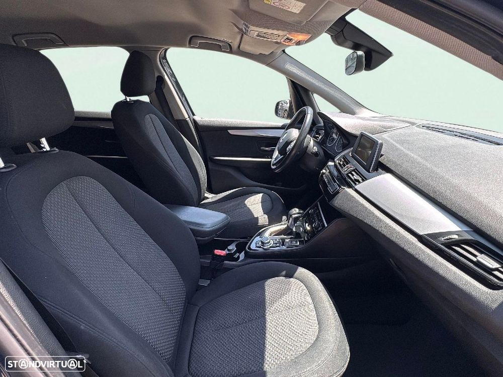 BMW 218 — fotografia 15
