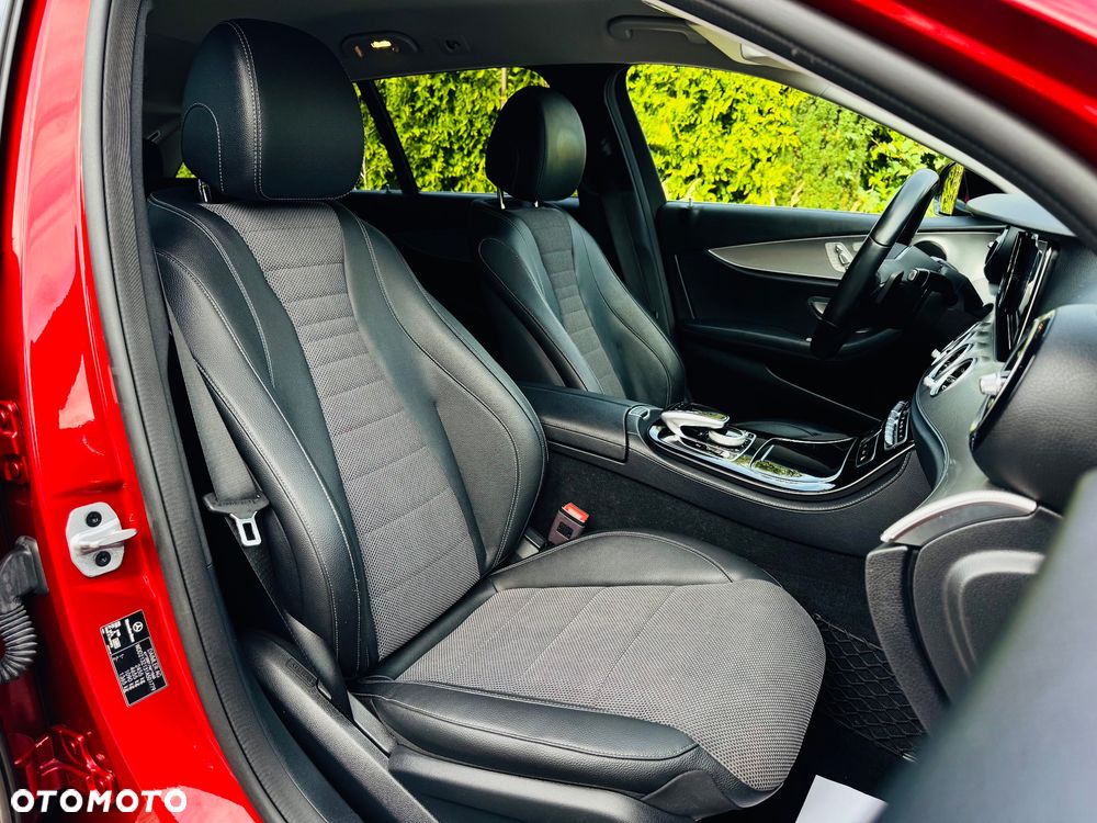 Mercedes-Benz Klasa E 220 d T 9G-TRONIC Exclusive - 32