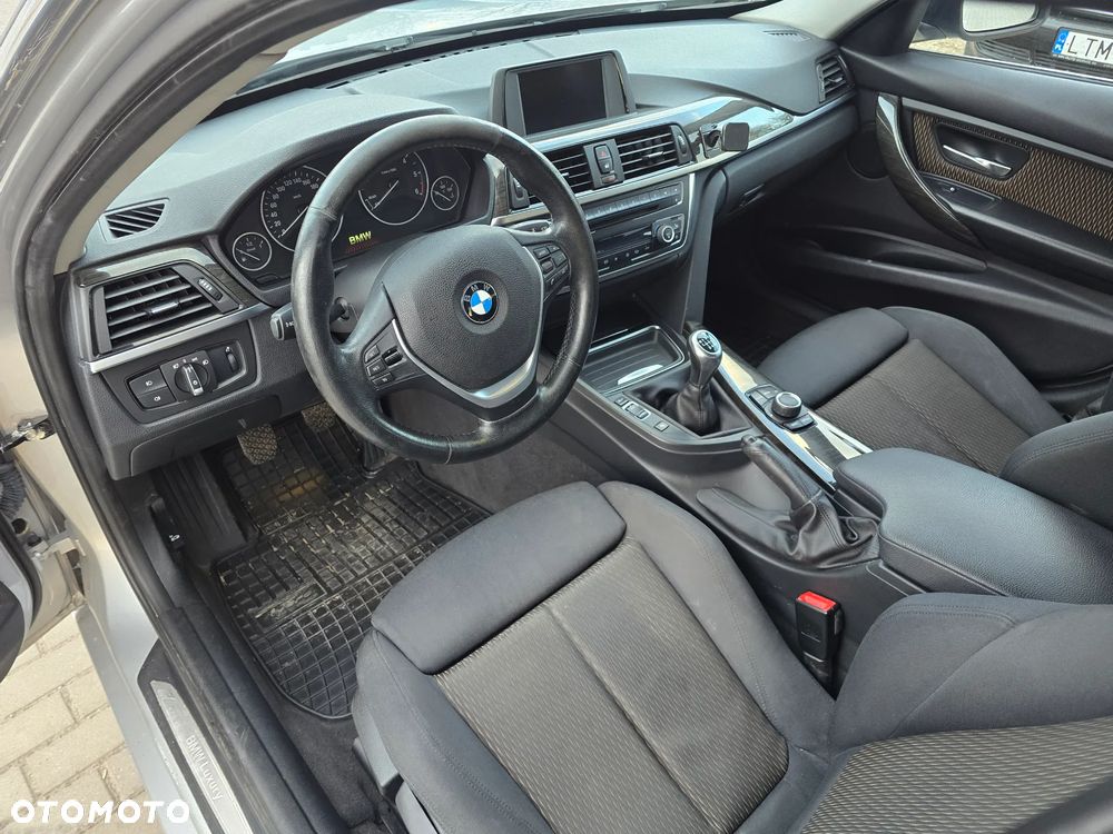 BMW Seria 3 320d - 21