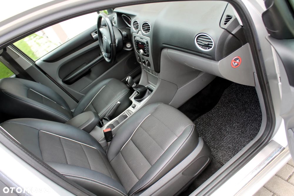 Ford Focus 1.8 FF Ambiente - 12