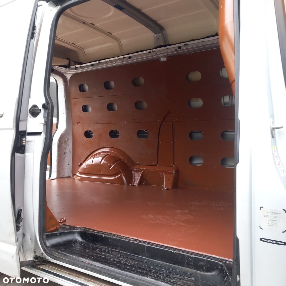 Volkswagen Transporter - 11