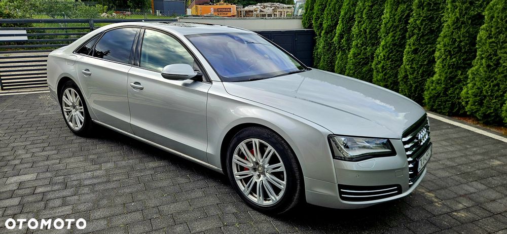 Audi A8 2011 photo 2