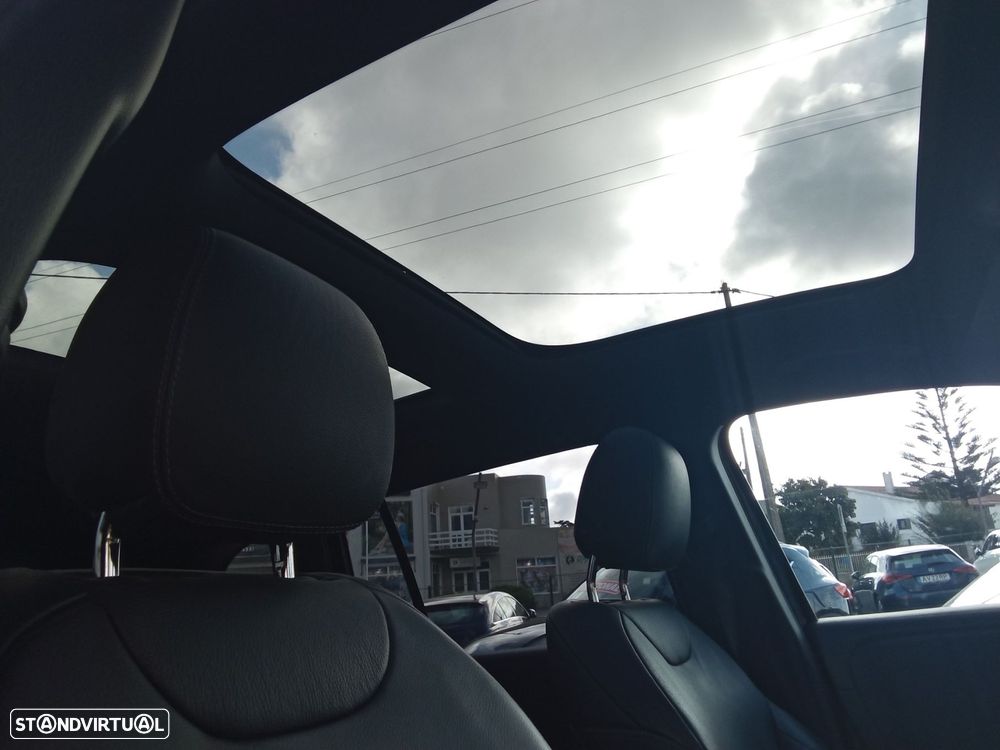Mercedes-Benz GLB 35 AMG 4Matic — fotografia 37