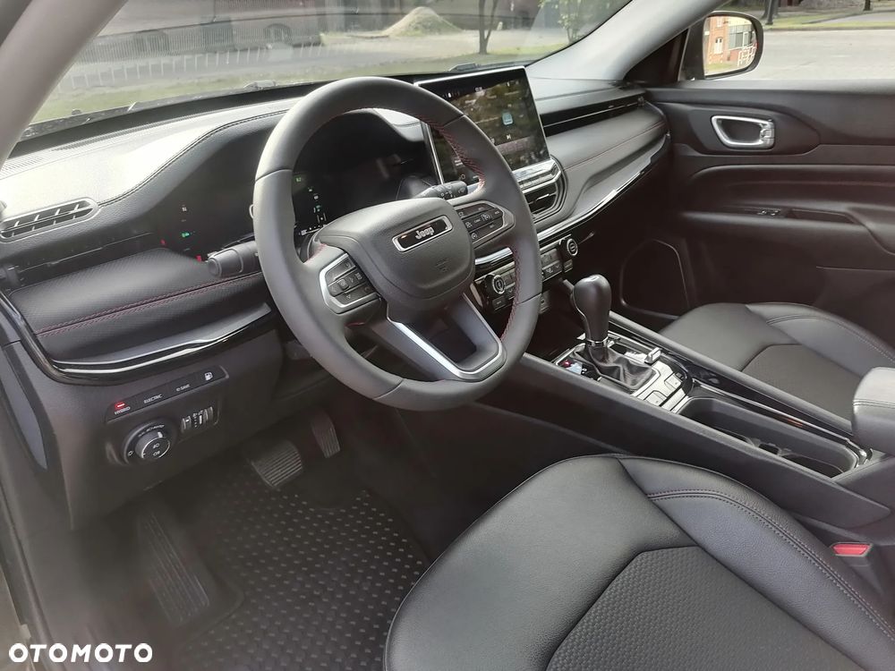 Jeep Compass - 24