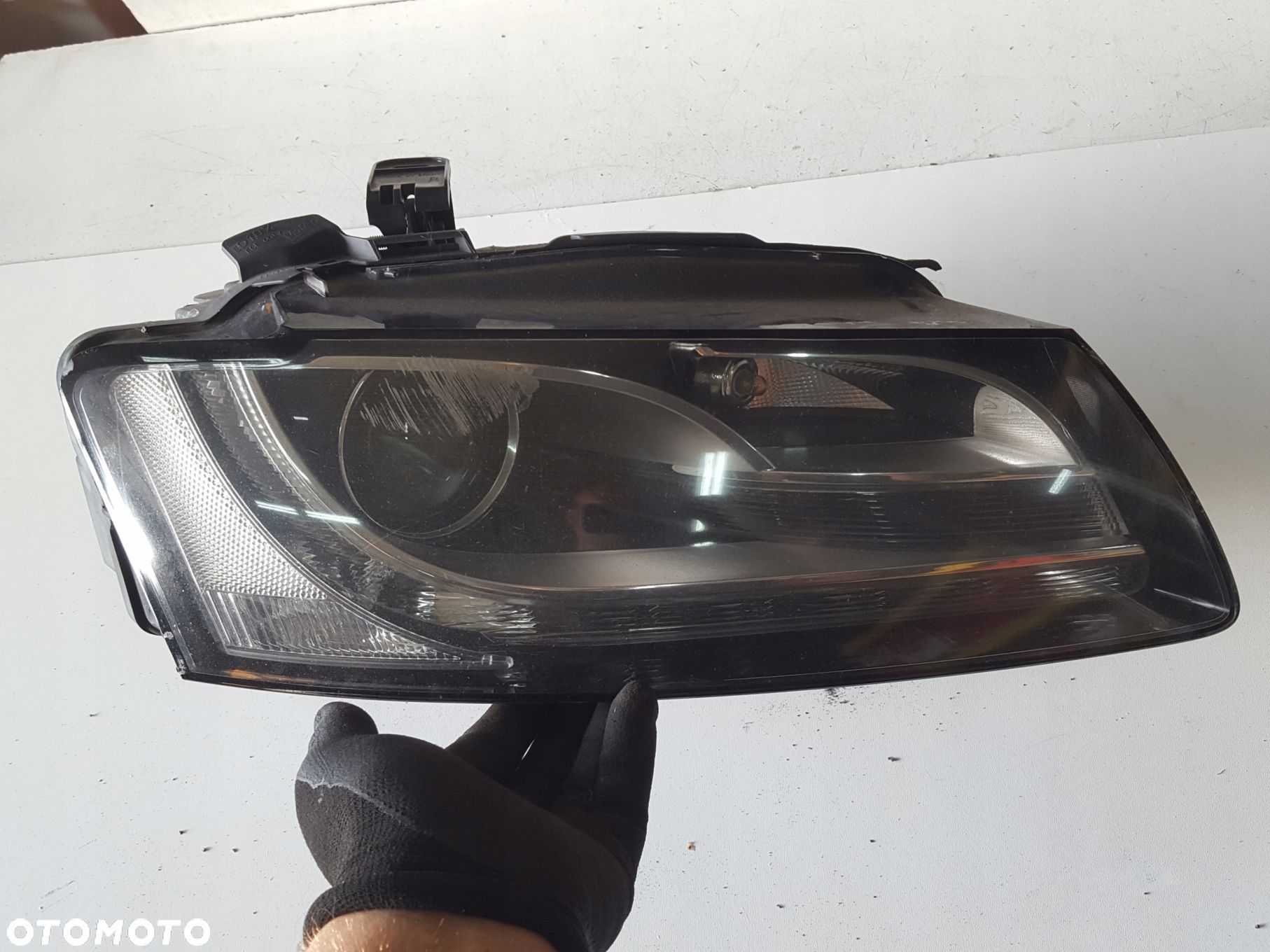 AUDI A5 8T 07-11r LAMPA PRAWA PRZÓD XENON ANGLIK - 1