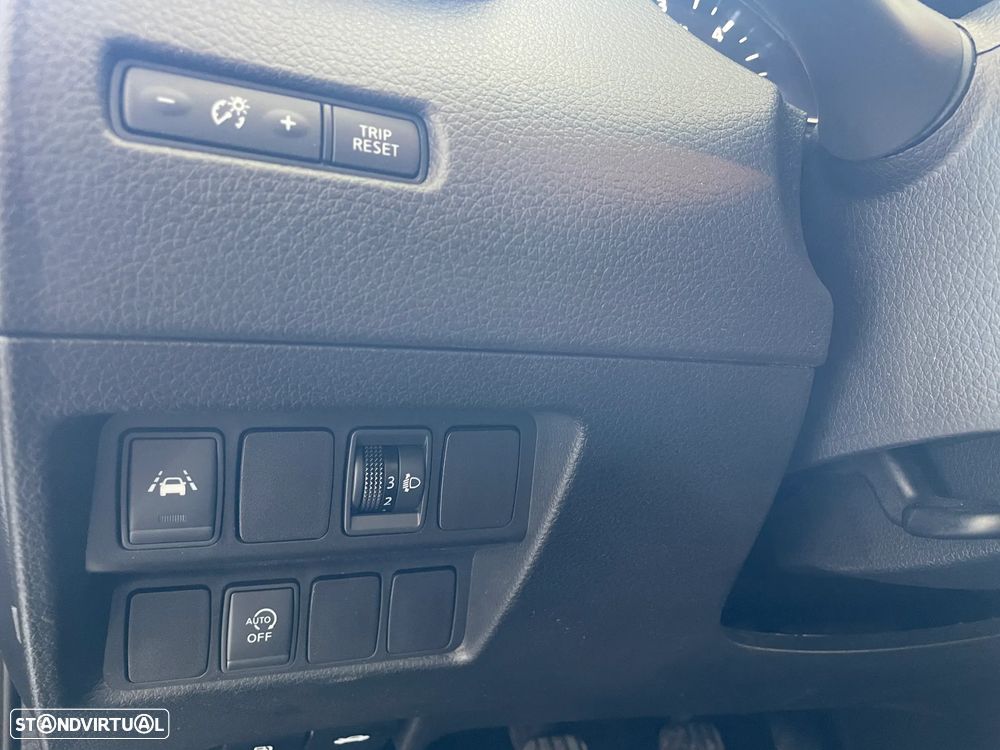 Nissan Qashqai 1.5 dCi N-Connecta - 11