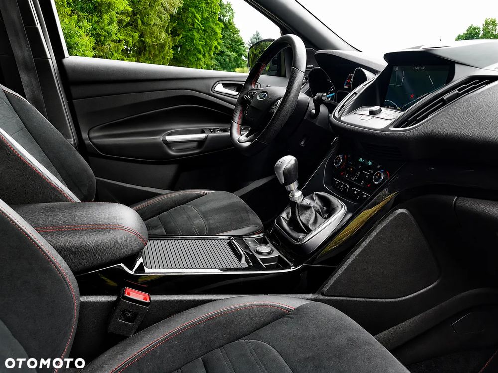 Ford Kuga 1.5 EcoBoost 2x4 ST-Line - 7