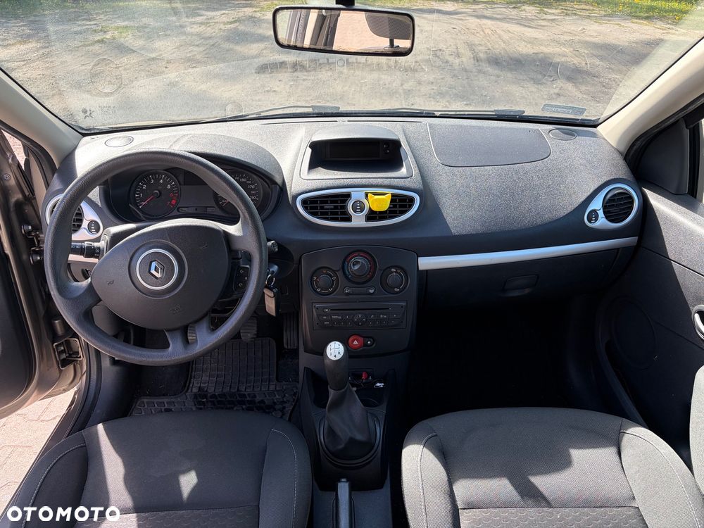 Renault Clio 1.2 16V Alize - 9