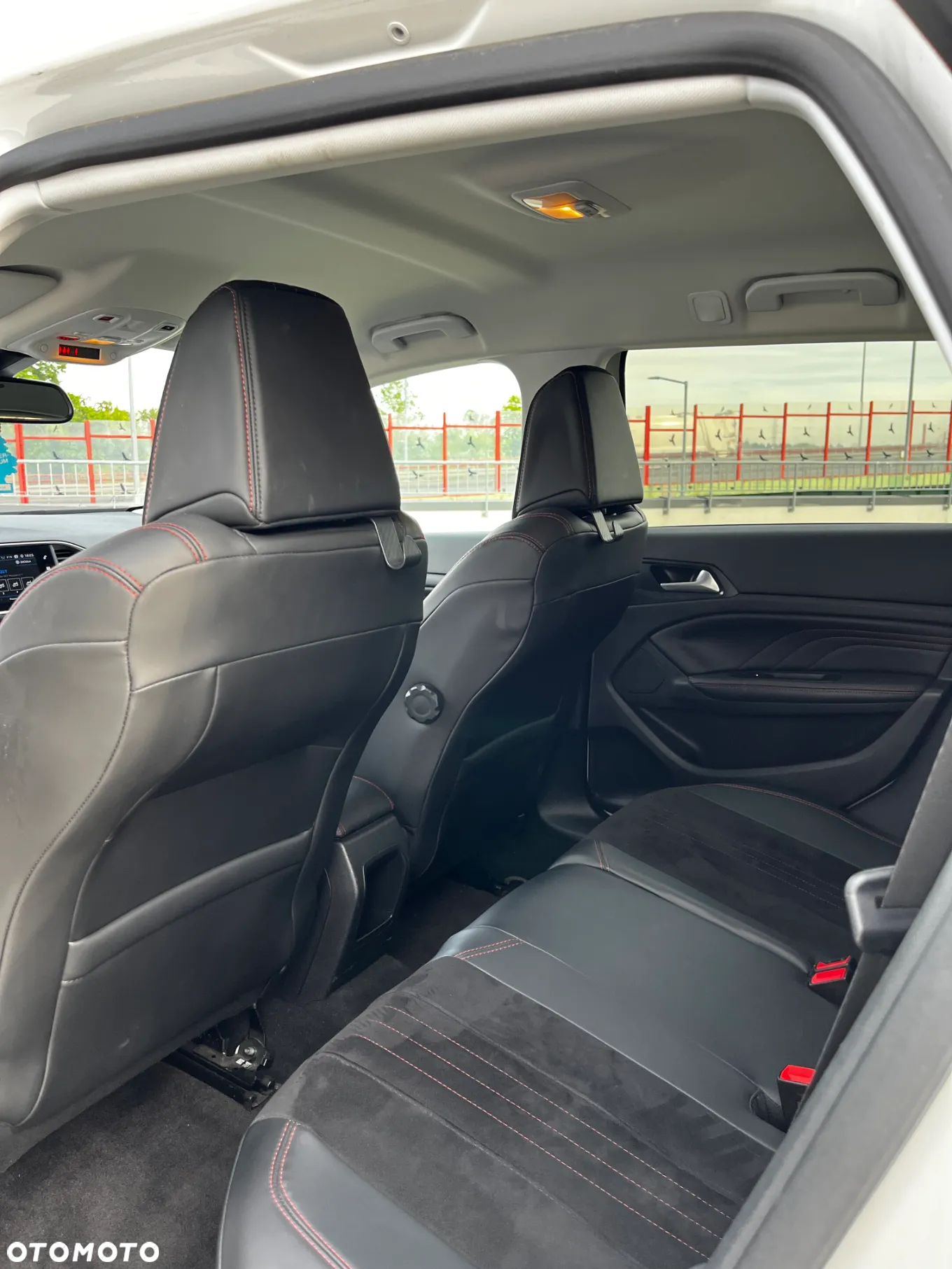 Peugeot 308 1.5 BlueHDi Allure Pack S&S - 19