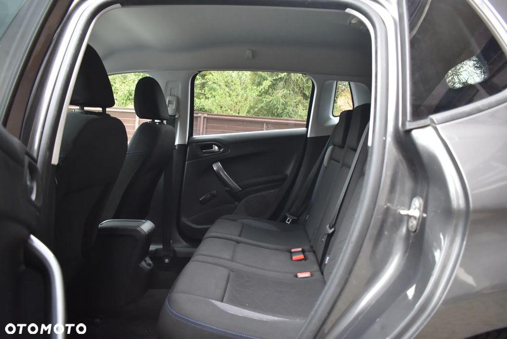 Peugeot 2008 1.6 BlueHDi Style - 19
