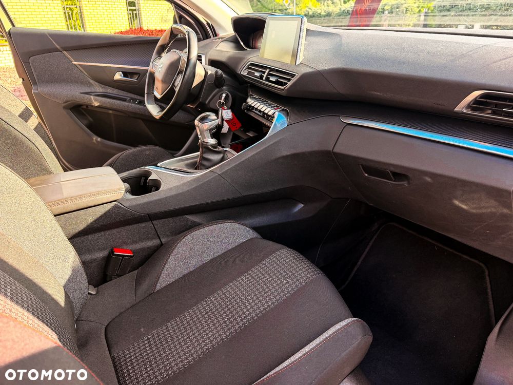 Peugeot 3008 PureTech 130 Stop & Start GPF Allure - 28